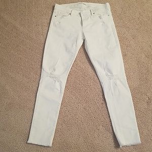 White skinny ankle jeans